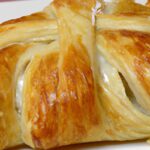 Golden Bliss: The Art of Baked Brie in Puff Pastry