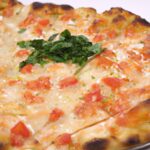 Sweet Heat Unveiled: The Buzz Behind Honey Stung Pizza Marks