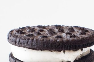 How to Make the Perfect Oreo Ice Cream Sandwich Treat