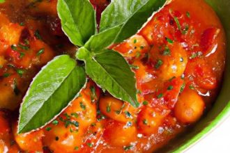 Neapolitan Sauce Unveiled: Italy’s Classic Tomato Delight