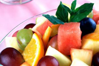 Refreshing Fruit Cocktail Salad: A Sweet & Tangy Delight