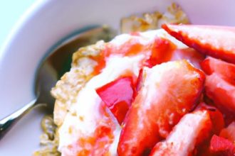 Dreamy Strawberry Cheesecake Overnight Oats Recipe Guide